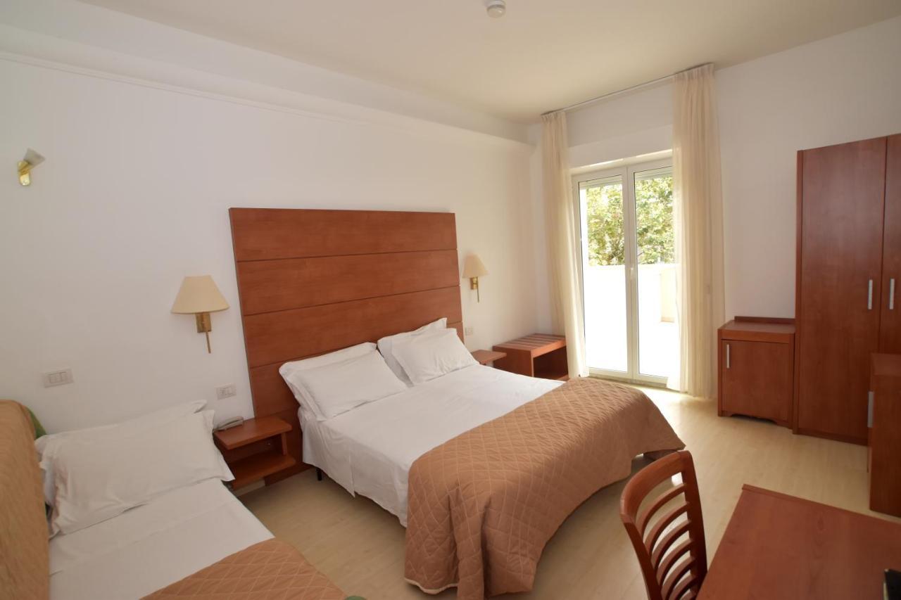 Hotel Villa Del Parco ريميني المظهر الخارجي الصورة