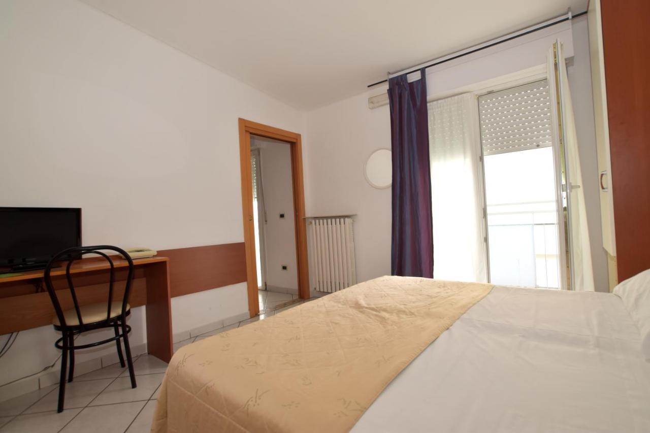 Hotel Villa Del Parco ريميني المظهر الخارجي الصورة