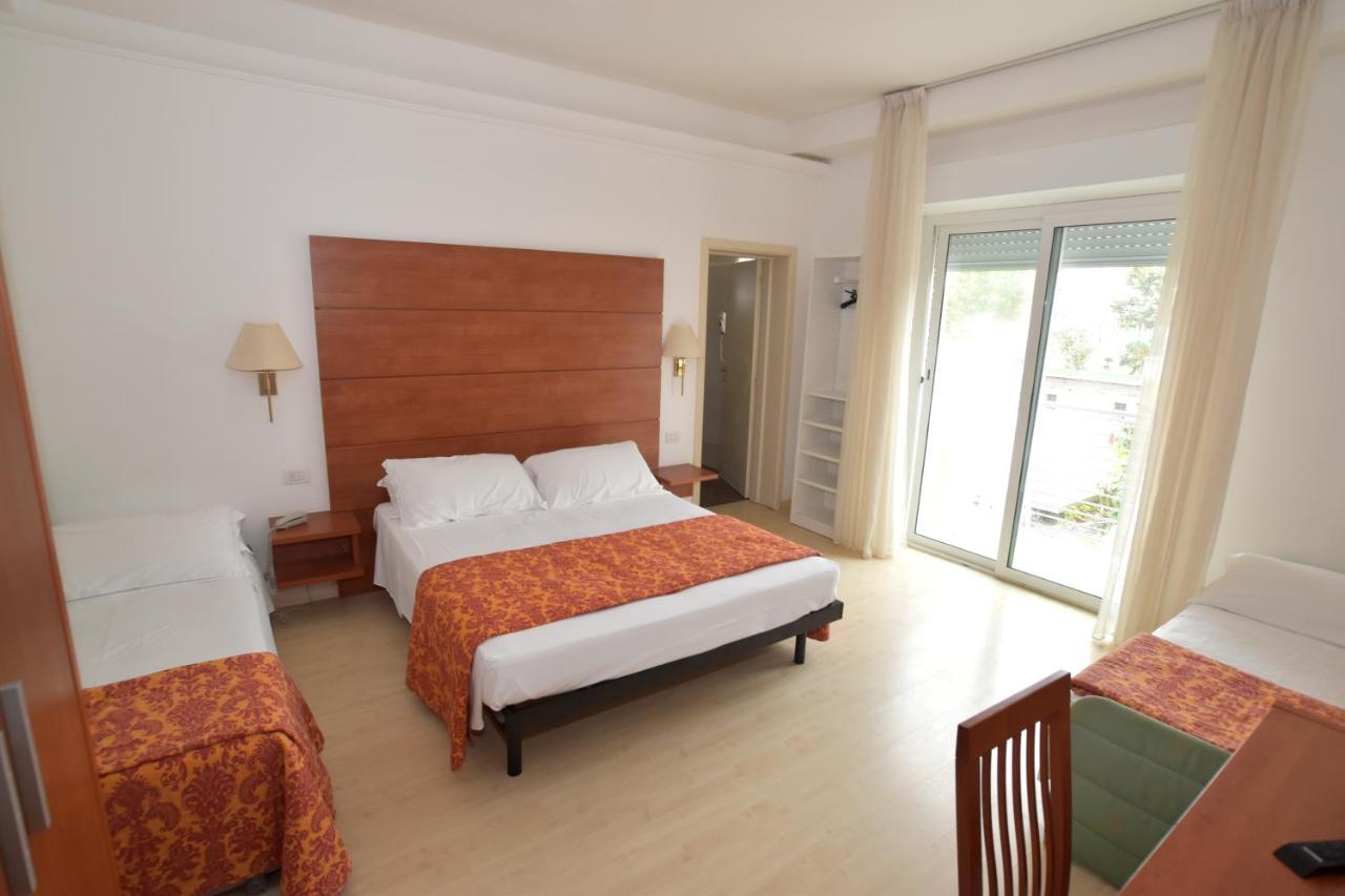 Hotel Villa Del Parco ريميني المظهر الخارجي الصورة