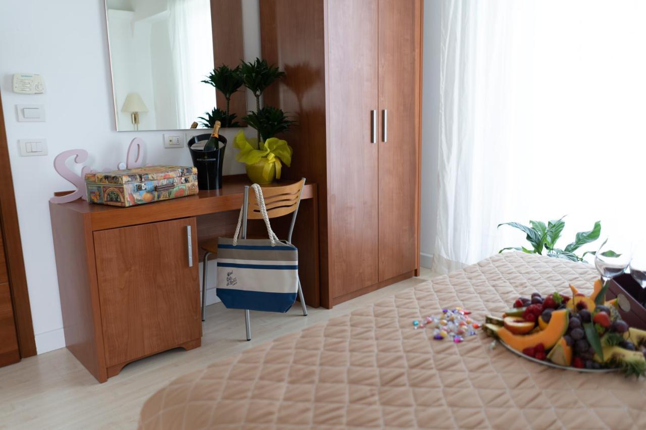 Hotel Villa Del Parco ريميني المظهر الخارجي الصورة