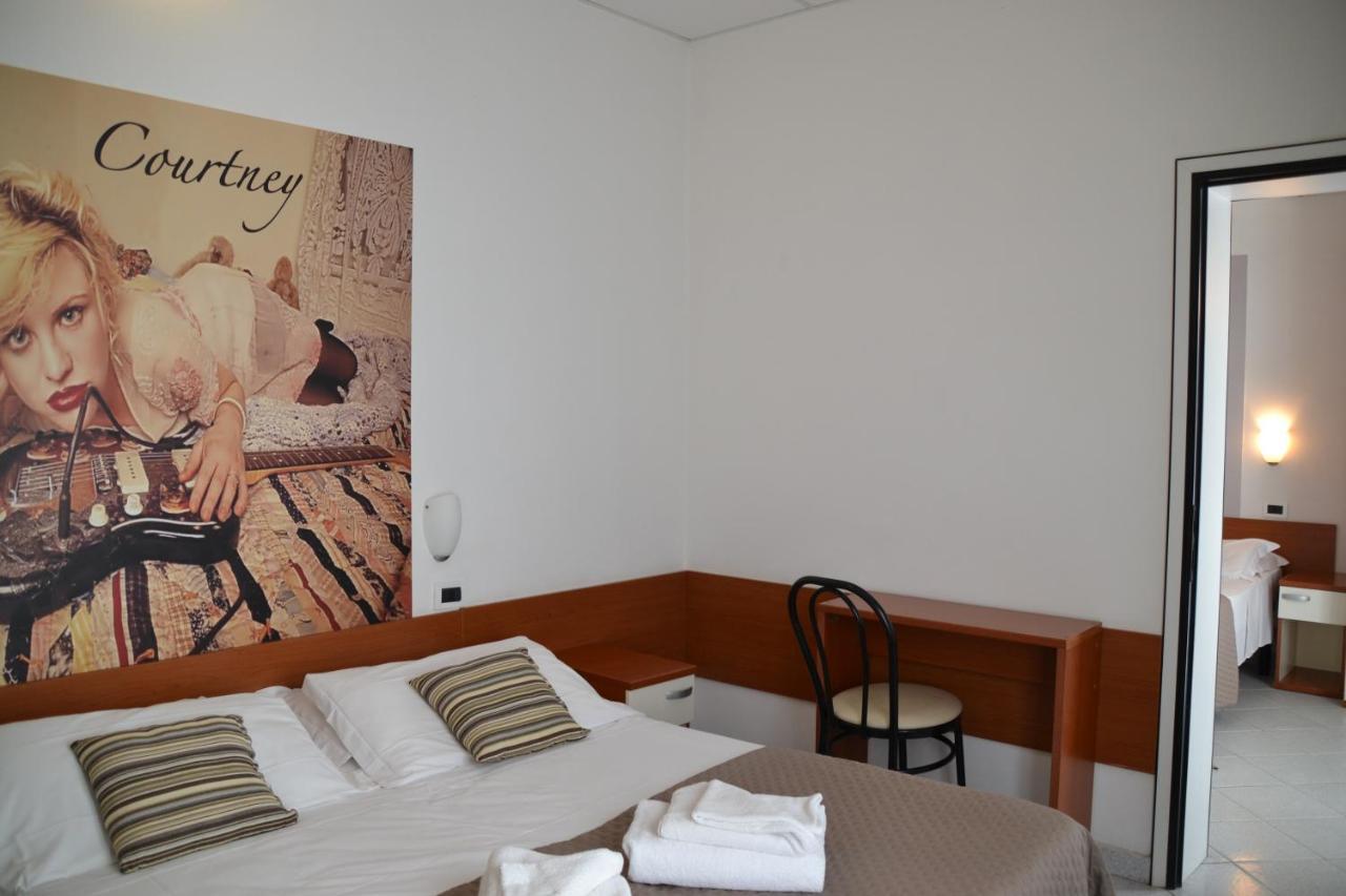 Hotel Villa Del Parco ريميني المظهر الخارجي الصورة