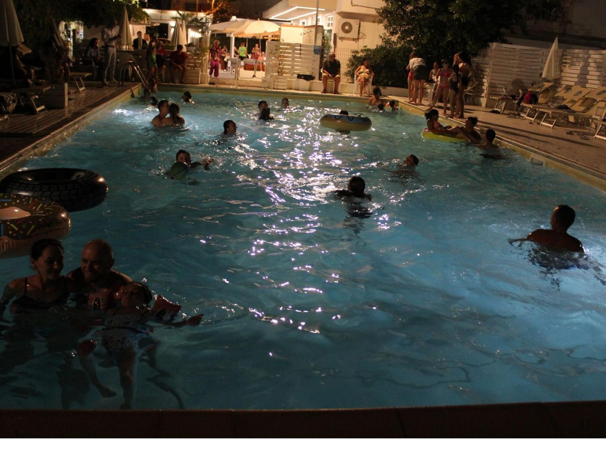 Hotel Villa Del Parco ريميني المظهر الخارجي الصورة
